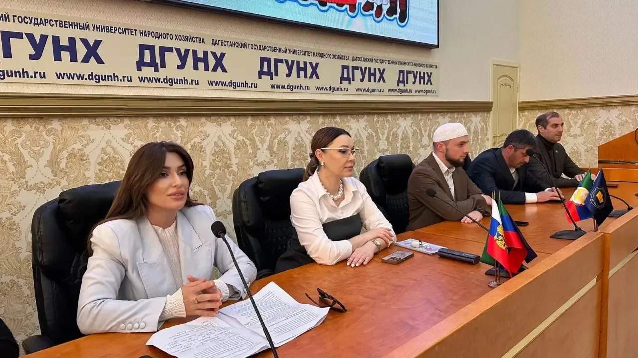 Миннац Дагестана усиливает работу с молодёжью и иностранными студентами по противодействию экстремизму и укреплению традиционных ценностей